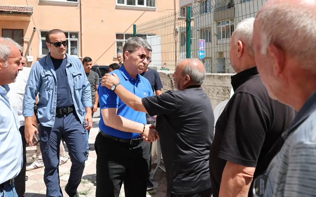 Vali Bakan'dan Acılı Ailelere Taziye Ziyareti 2