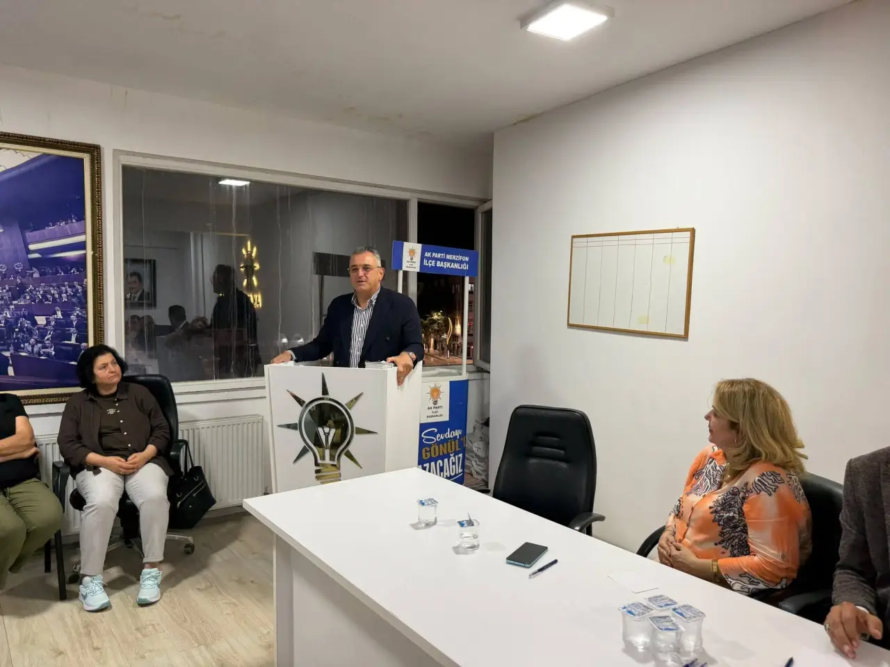 AK Parti Merzifon’da Bir Araya Geldi: “Gece Gündüz Çalışmaya Devam Edeceğiz” 8