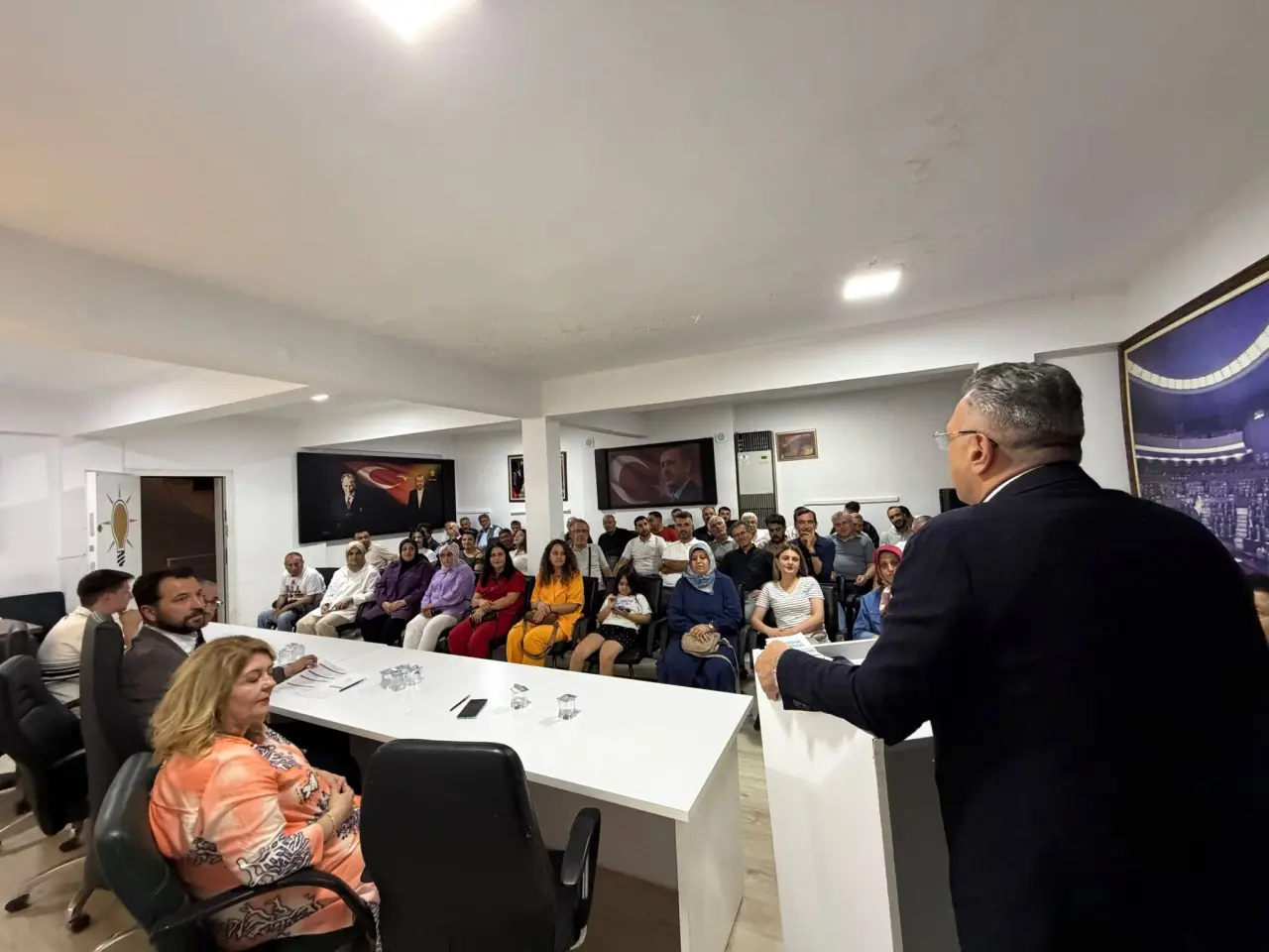 AK Parti Merzifon’da Bir Araya Geldi: “Gece Gündüz Çalışmaya Devam Edeceğiz” 6