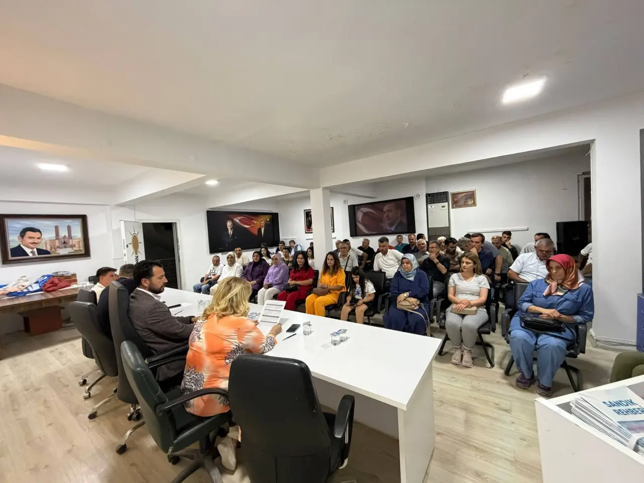 AK Parti Merzifon’da Bir Araya Geldi: “Gece Gündüz Çalışmaya Devam Edeceğiz” 5