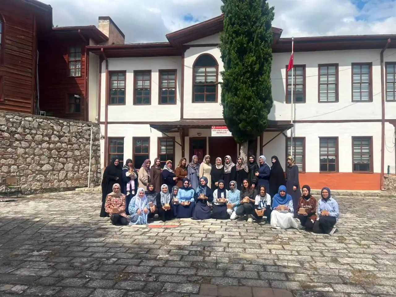 Amasya’da Gençler Zarafetten Medeniyete Yürüdü! 4