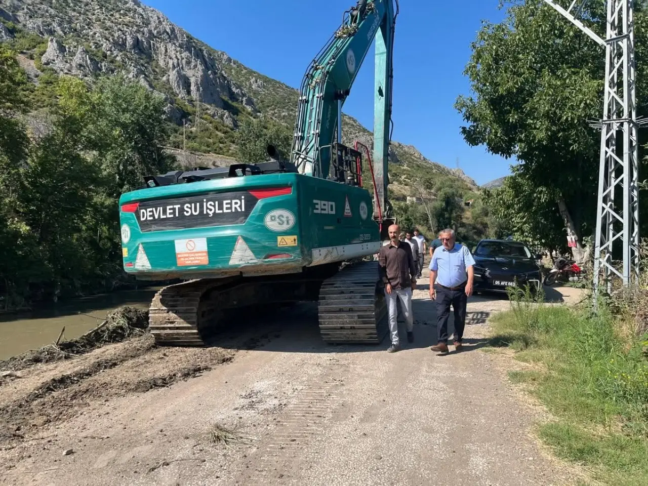 Amasya’da Irmak Kenarında Büyük Temizlik 2
