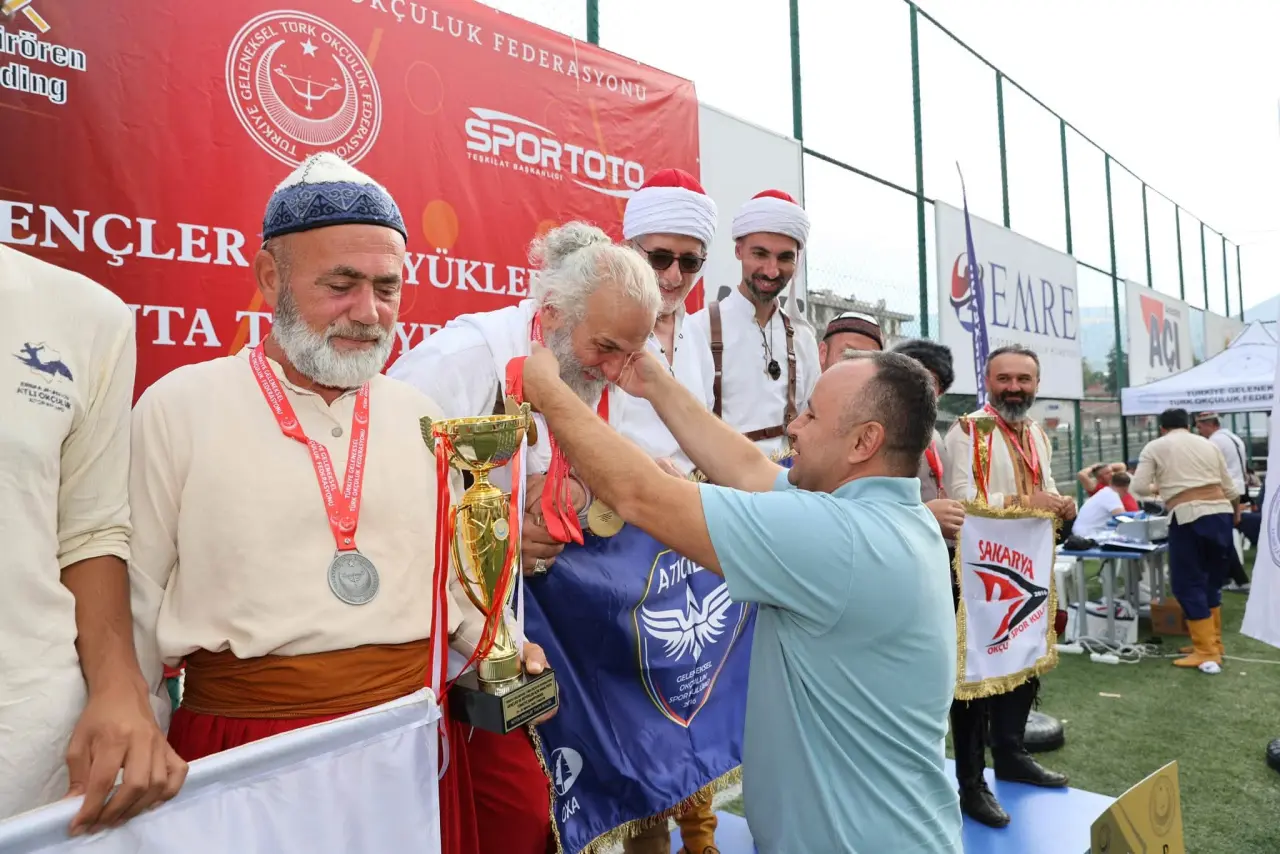 Amasya’da Oklar Tarihe Uçtu! 4