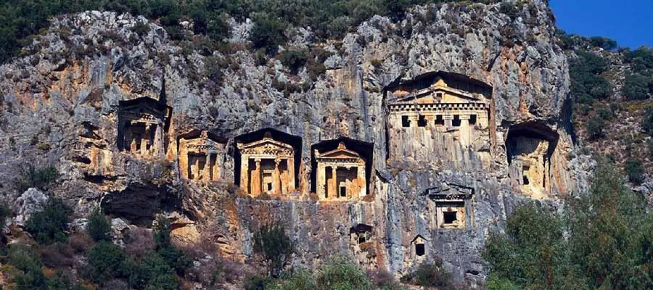 Amasya’nın Kayalara Kazınan 2 Bin Yıllık Sırrı! 3