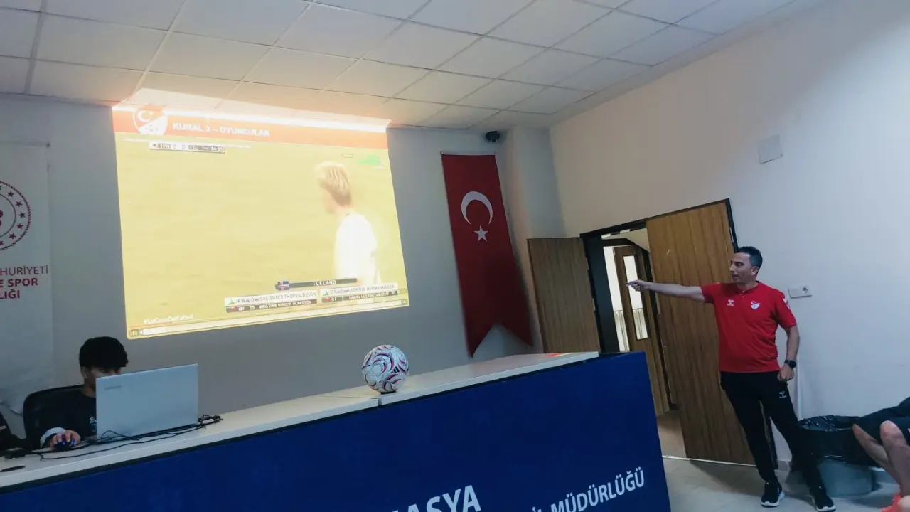Amasyaspor’da VAR ve Yeni Kural Eğitimi 2