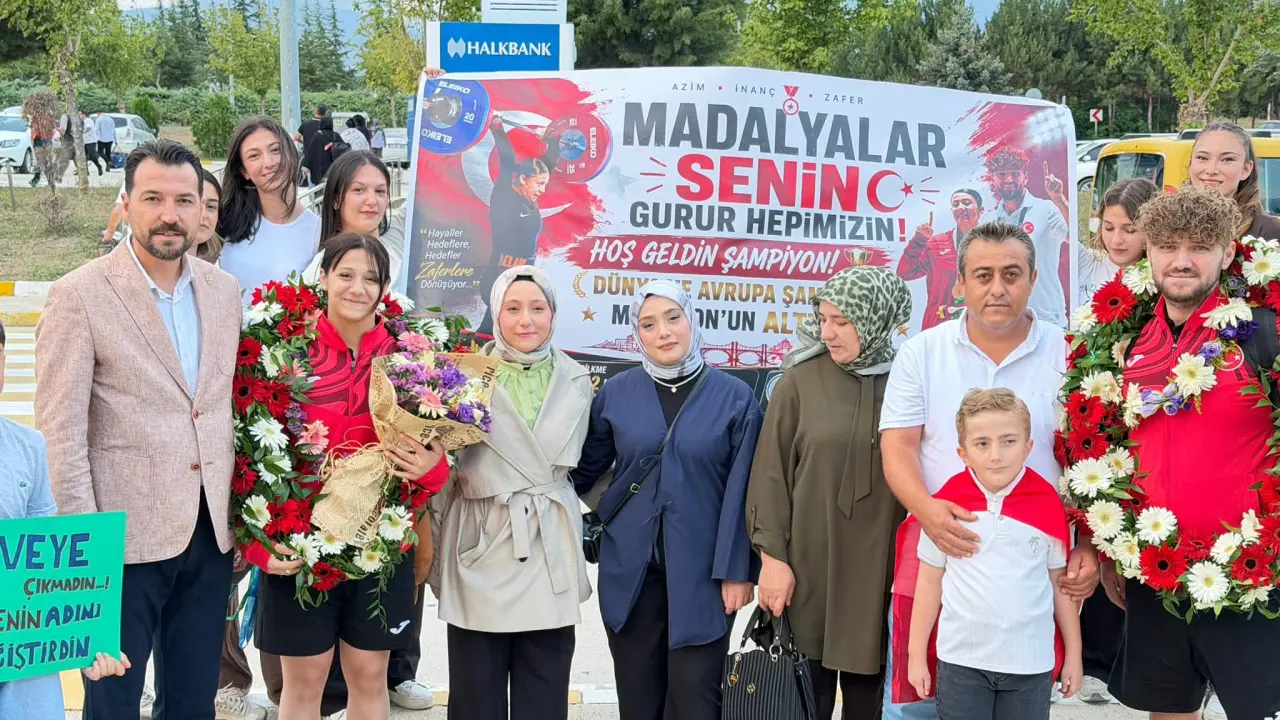 Avrupa Şampiyonu Zehra Nur’a Coşkulu Karşılama 1