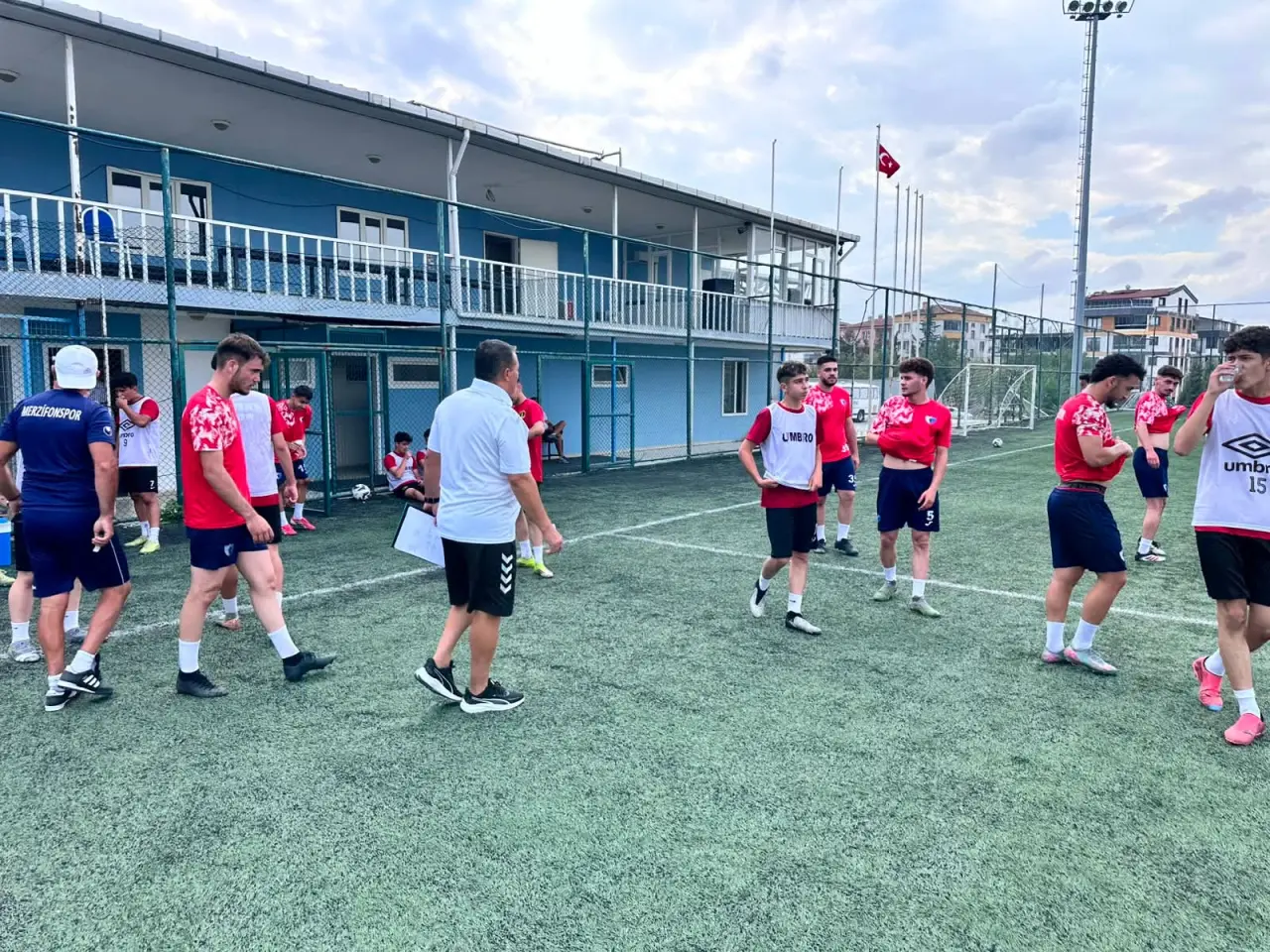Başkanvekili Atak’tan Merzifonspor’a Destek! Antrenmanı Yakından Takip Etti 4