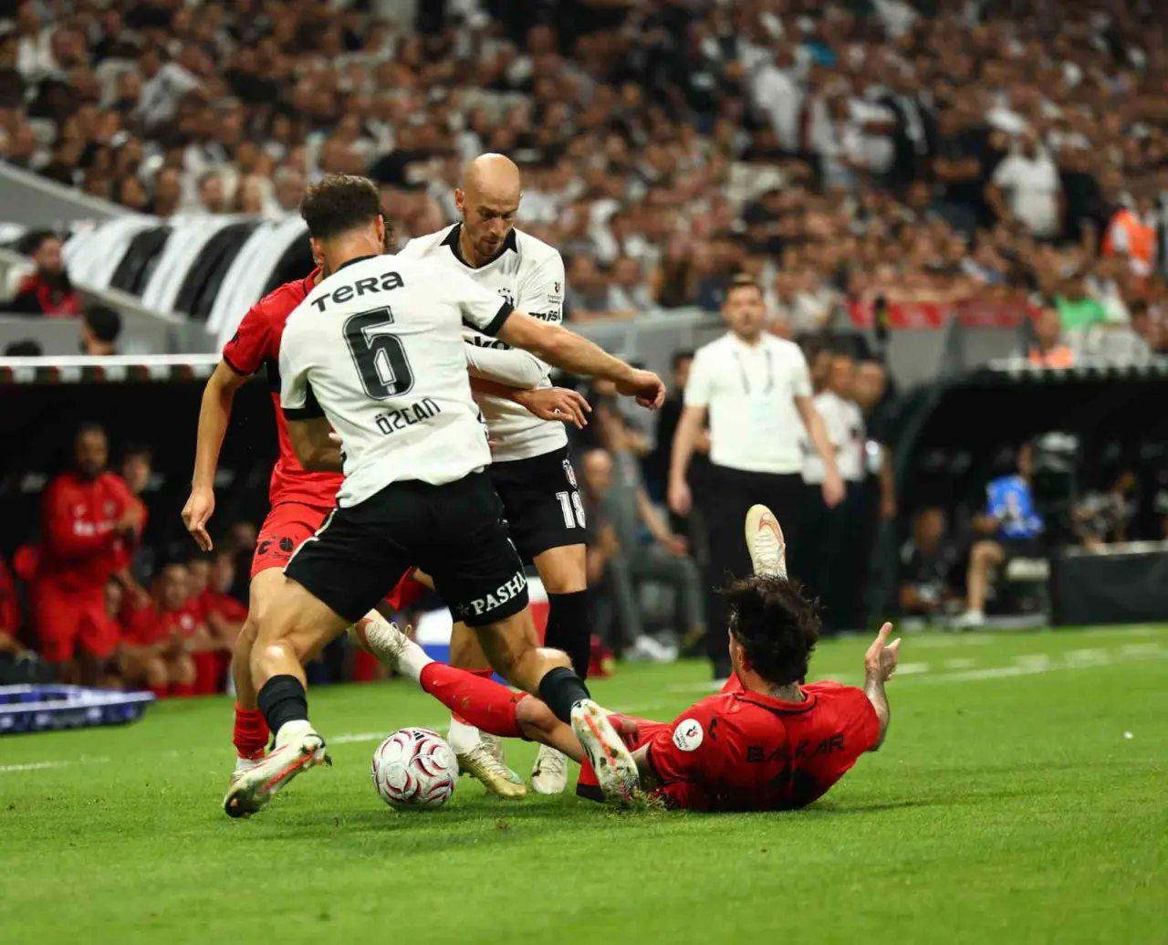 Beşiktaş, Arca Çorum FK'ya Gol Yağdırdı! 1