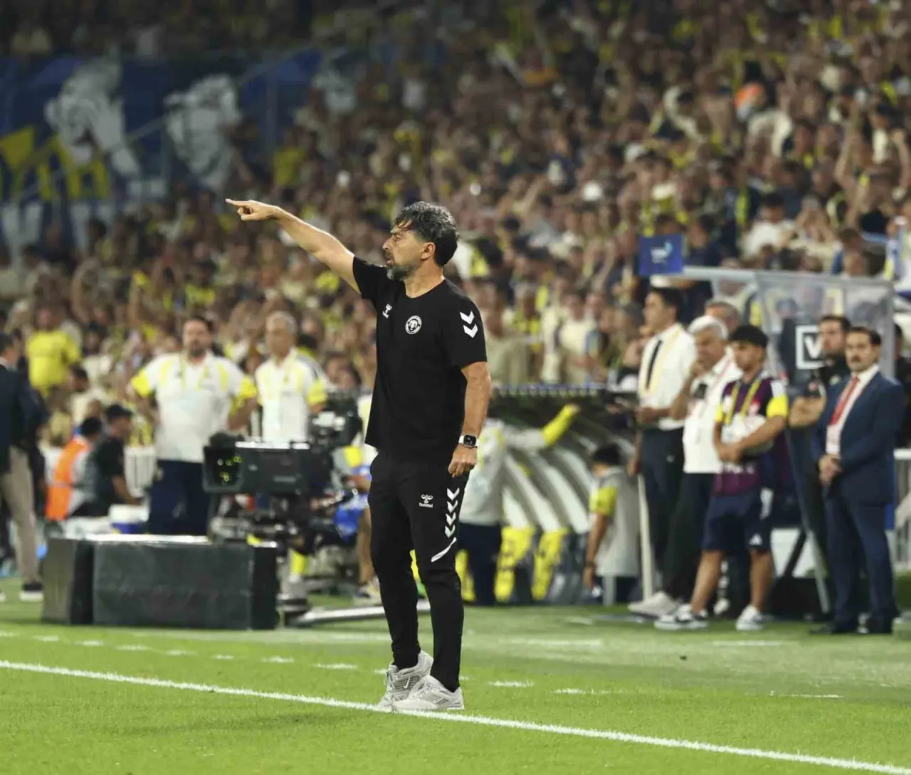 Fenerbahçe Evinde Konyaspor'u 4-2 Mağlup Etti! 3