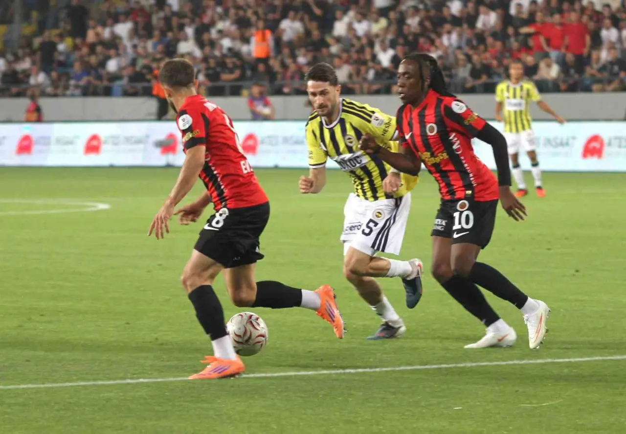 Fenerbahçe'ye Gençler Şoku! 2