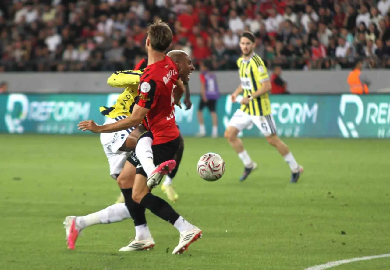 Fenerbahçe'ye Gençler Şoku! 1