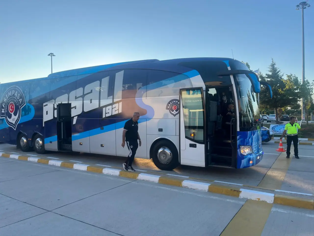 Kasımpaşa ve Hakemler Merzifon Havalimanı’na İndi 4