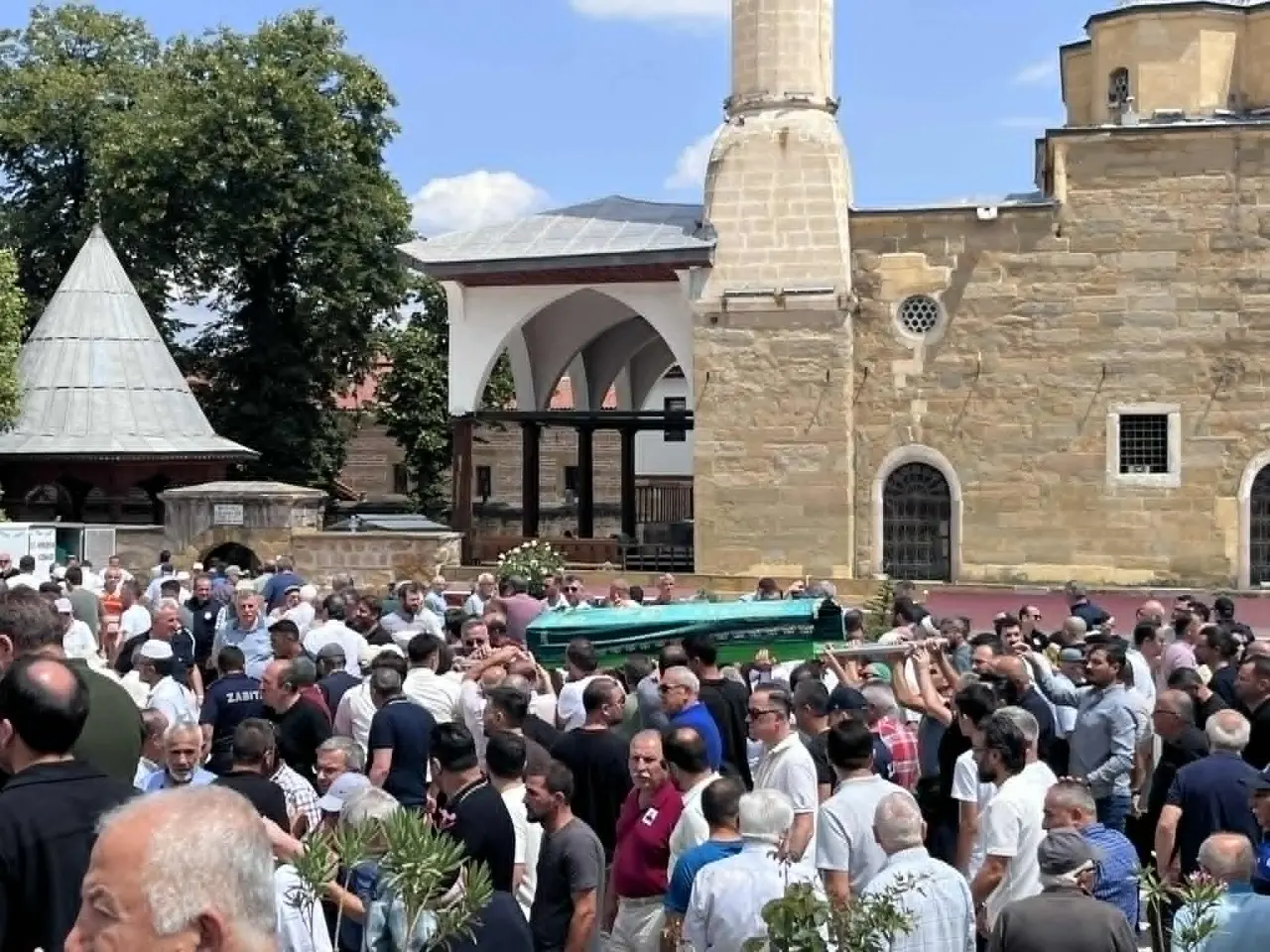 Merzifon Gözyaşlarına Boğuldu! Sercan Nevcanoğlu Son Yolculuğuna Uğurlandı 5