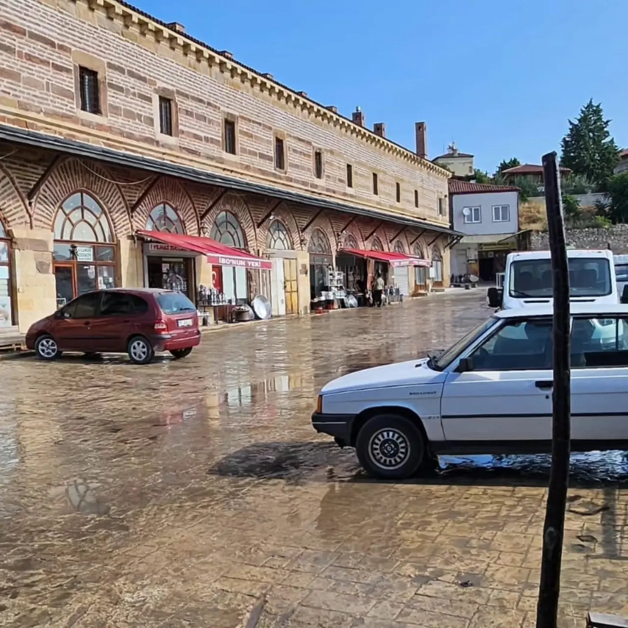 Merzifon Pazartesi Pazarı Baştan Sona Temizlendi 12