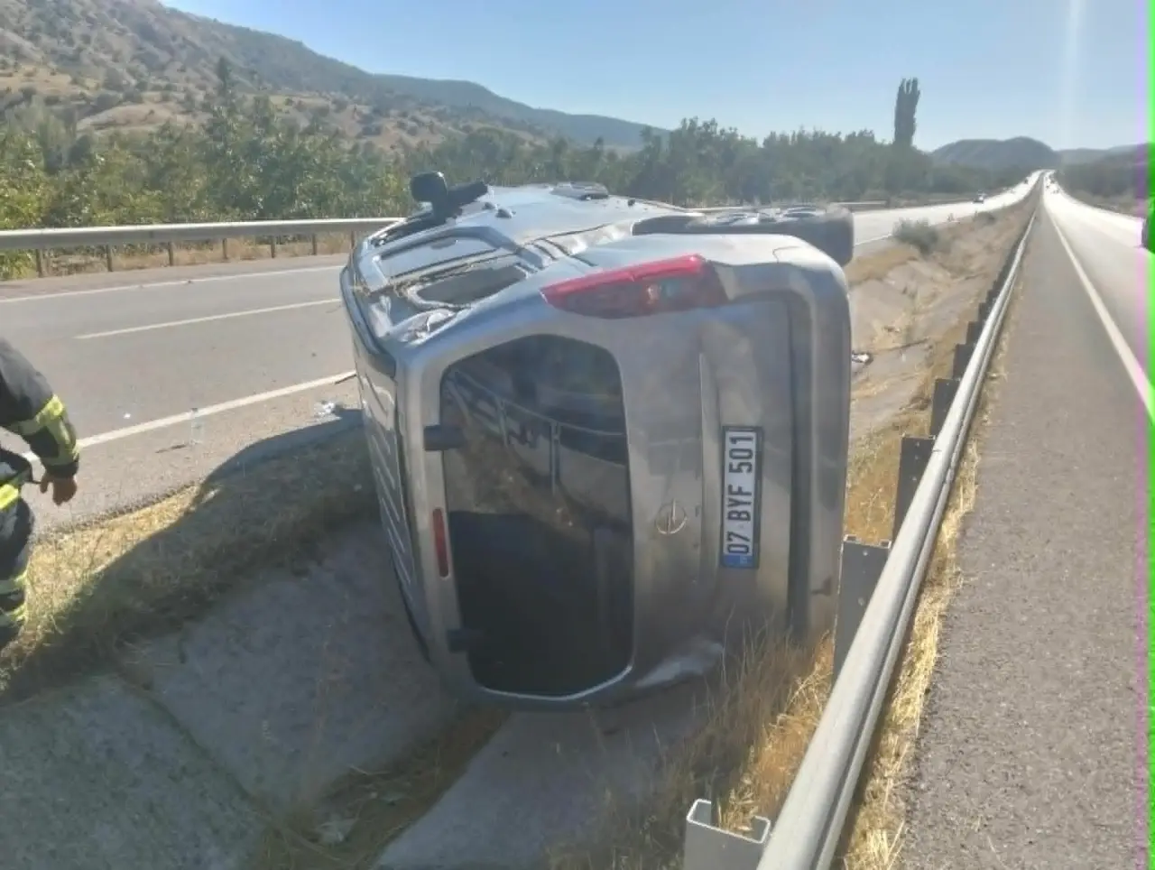 Merzifon’da İki Araç Çarpıştı: 3 Kişi Yaralandı 3