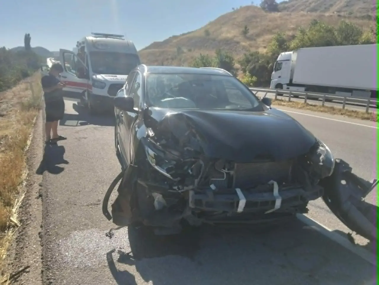 Merzifon’da İki Araç Çarpıştı: 3 Kişi Yaralandı 1