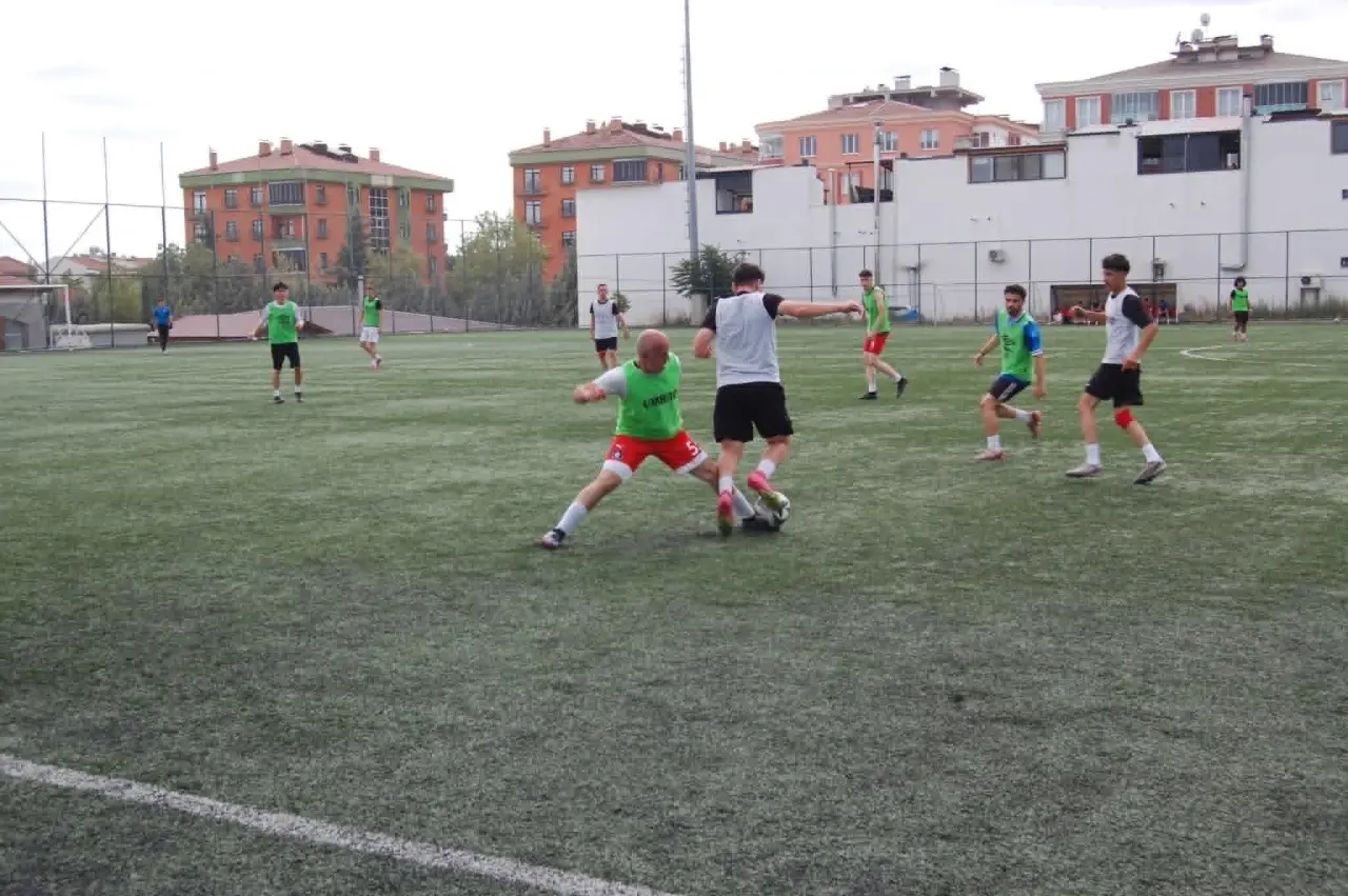 Merzifonspor Seçmelerine Yoğun İlgi! 80 Futbolcu Forma İçin Ter Döktü 4