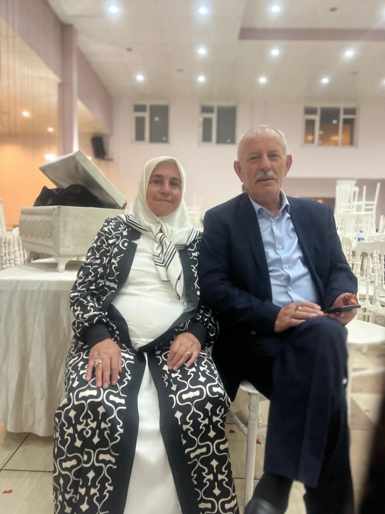 Mutlu Mesut Geçen Yarım Asır! 52 Yıllık Evliliğin Sırrını Açıkladılar 2