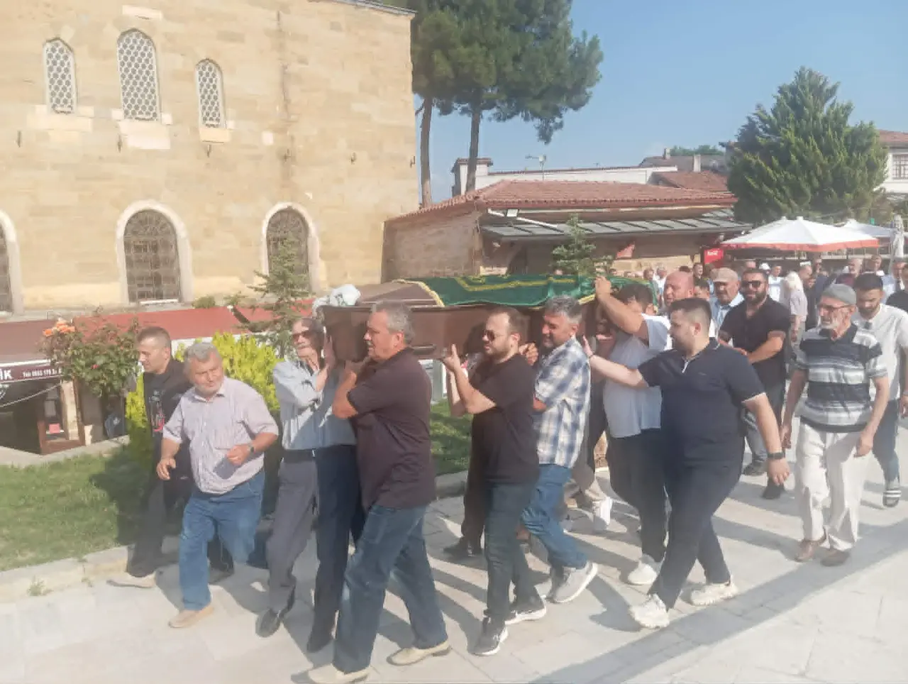 Şaduman Çoban Dualarla Son Yolculuğuna Uğurlandı 1
