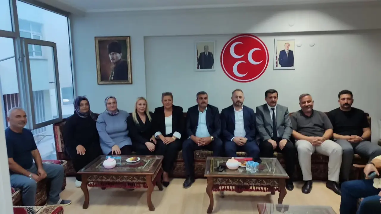 Şüayip Ak’tan MHP Merzifon’a Güçlü Destek 2
