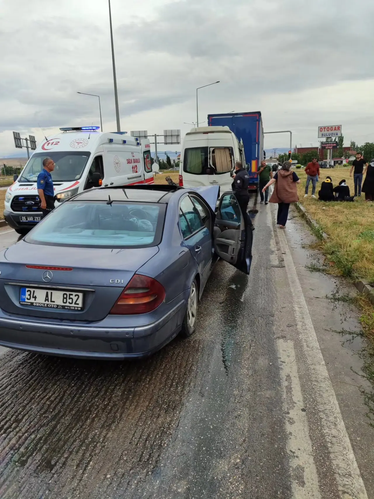 SULUOVA’DA ZİNCİRLEME KAZA: 12 YARALI 4