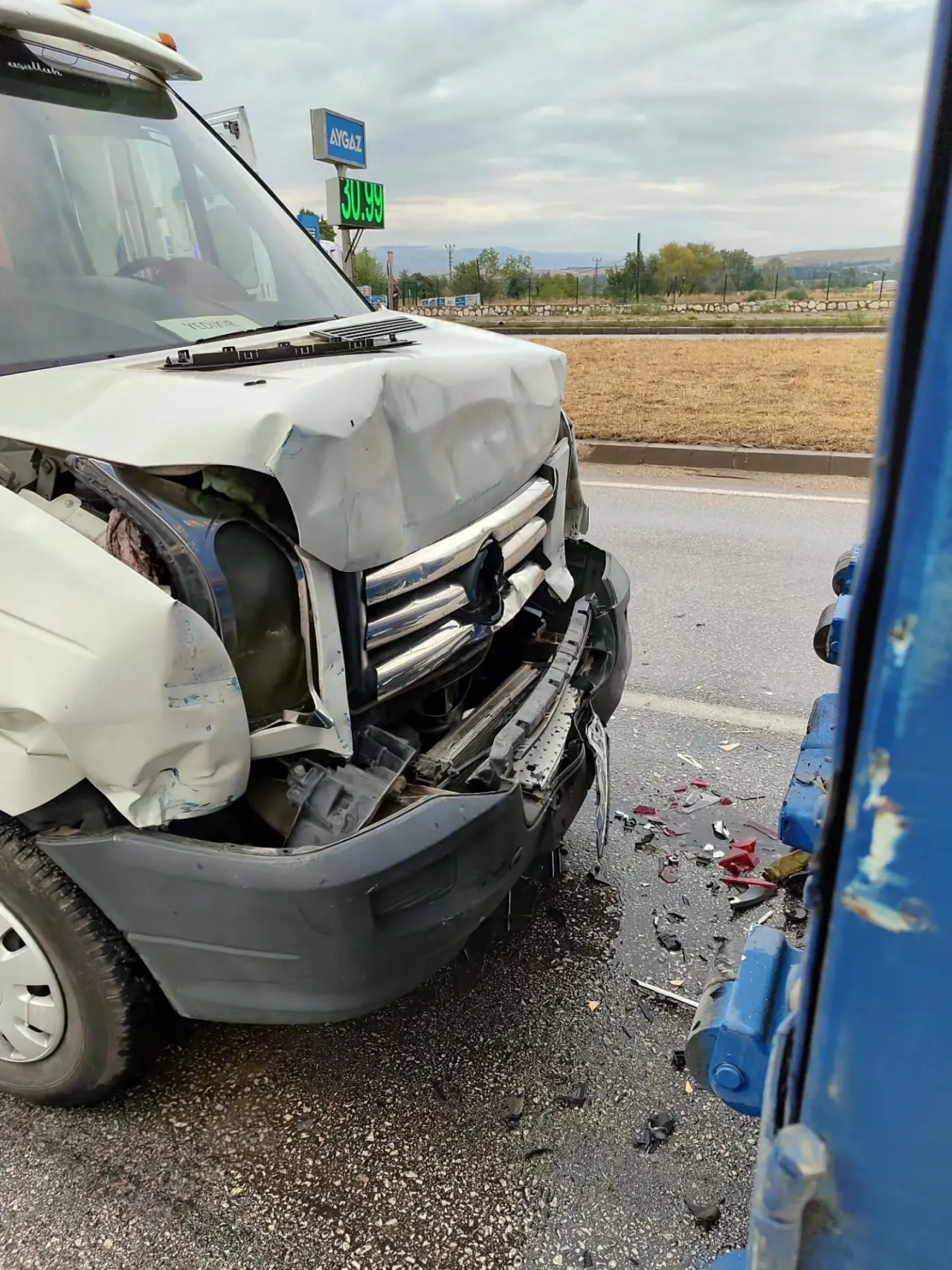 SULUOVA’DA ZİNCİRLEME KAZA: 12 YARALI 3