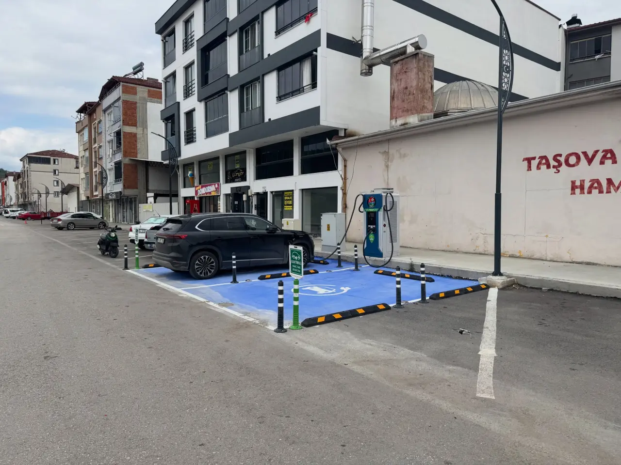 Taşova’ya Elektrikli Araç Şarj İstasyonu! 2