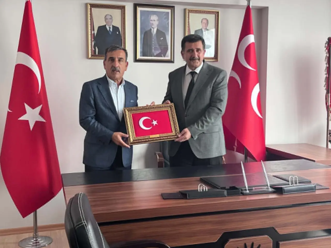 Türkiye Kamu-Sen Genel Başkanı Kahveci’den MHP Merzifon’a Ziyaret 1