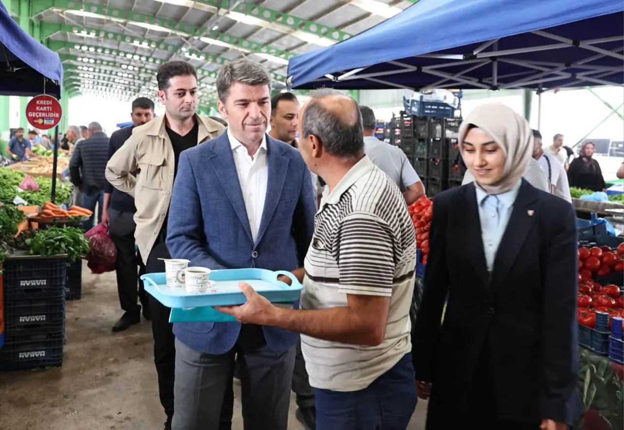 Vali Bakan Gümüşhacıköy Pazarında! 4