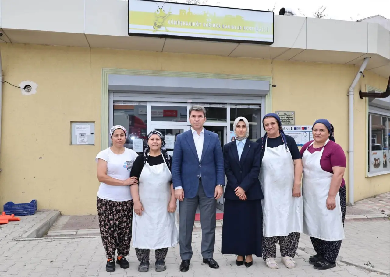 Vali Bakan Gümüşhacıköy Pazarında! 5