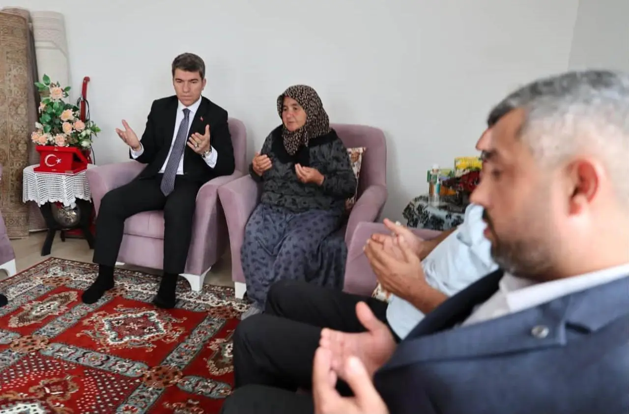 Vali Bakan Merzifon Köylerinde Sahaya İndi 7
