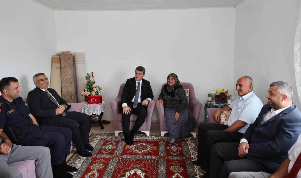 Vali Bakan Merzifon Köylerinde Sahaya İndi 6