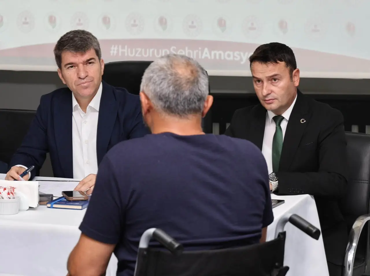 Vali Bakan Vatandaşları Tek Tek Dinledi 1