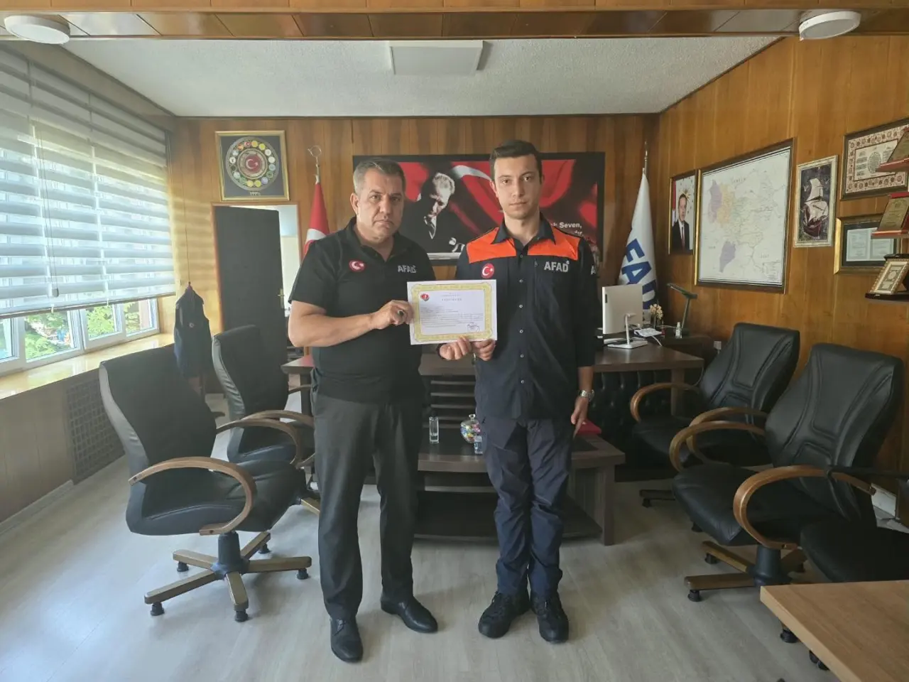 AFAD Amasya’da Özverili Personele Başarı Belgesi 2