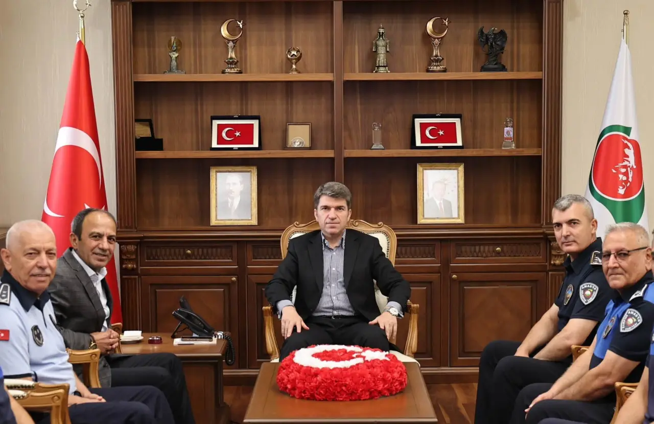 Amasya Valisi Önder Bakan’ın Makamında Yoğun Ziyaret Trafiği 2