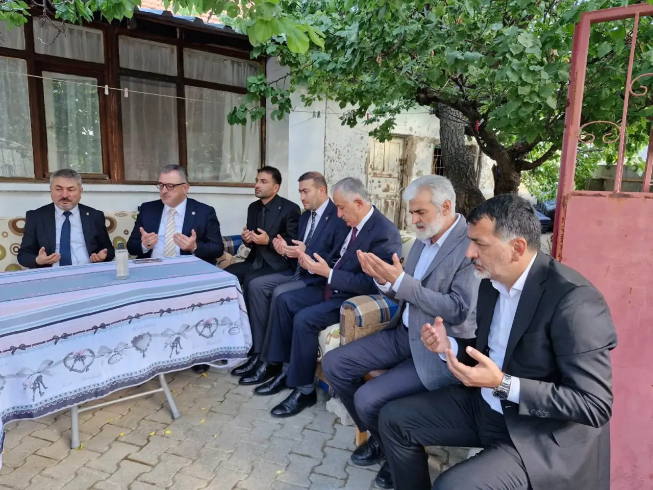 Amasya Vekili Sorgun’da Sahaya İndi 1