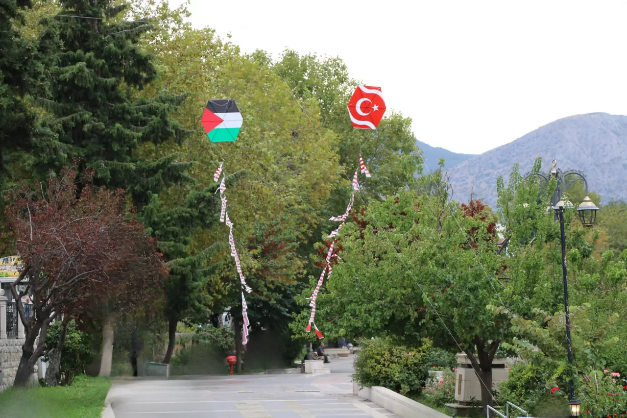 Amasya’da Gökyüzü Barışın Renkleriyle Buluştu 3