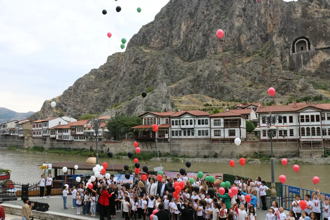 Amasya’da Gökyüzü Barışın Renkleriyle Buluştu 7