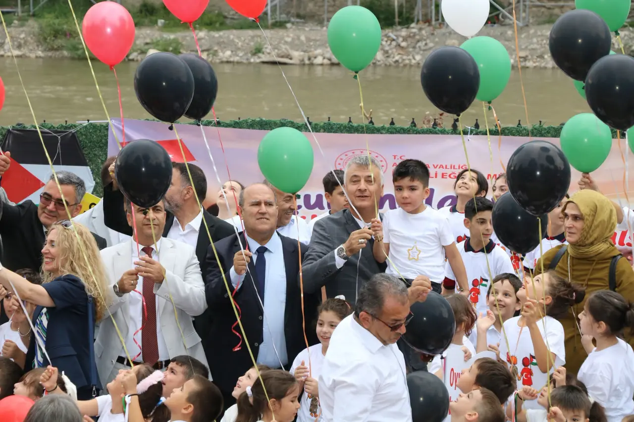 Amasya’da Gökyüzü Barışın Renkleriyle Buluştu 1