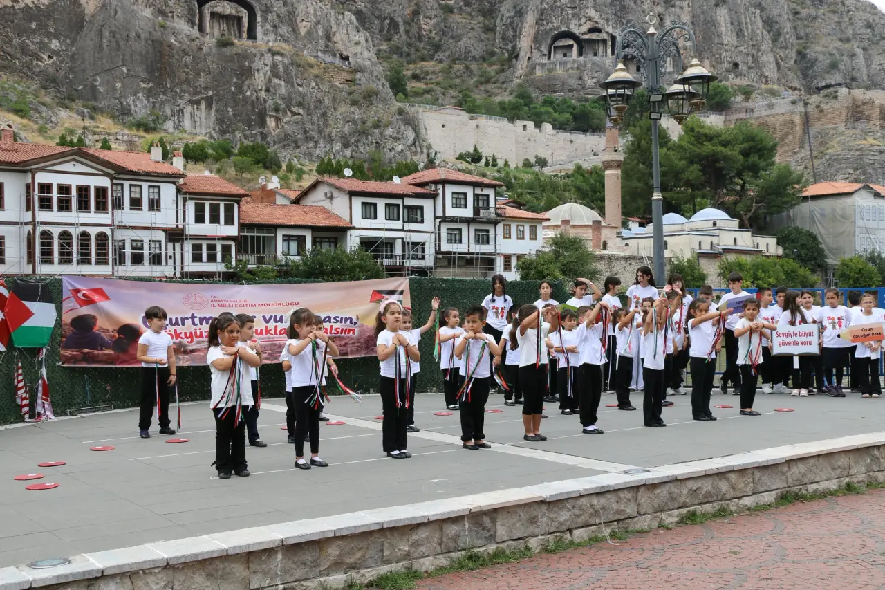 Amasya’da Gökyüzü Barışın Renkleriyle Buluştu 6