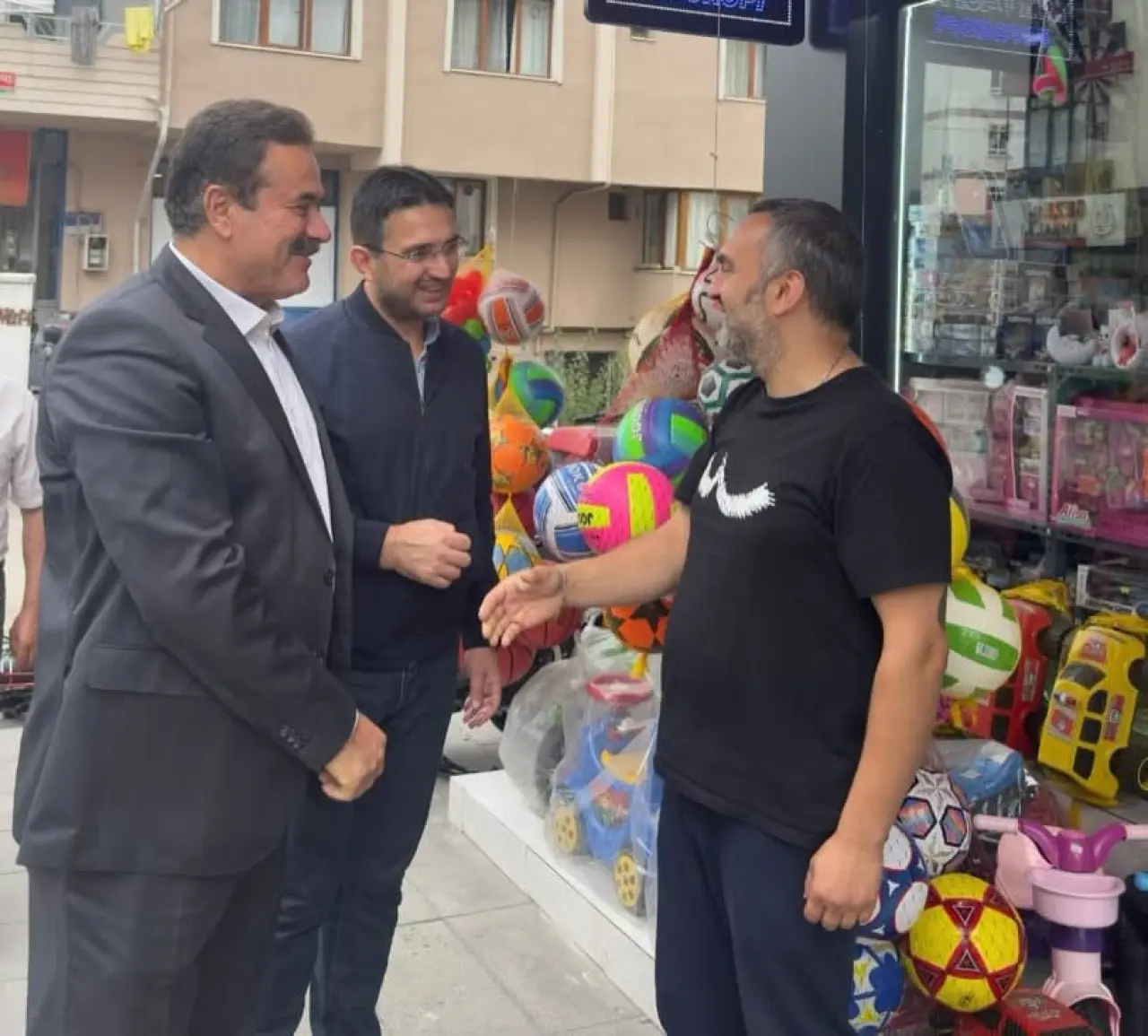Amasya’da İpek’ten Yoğun Esnaf Mesaisi 7