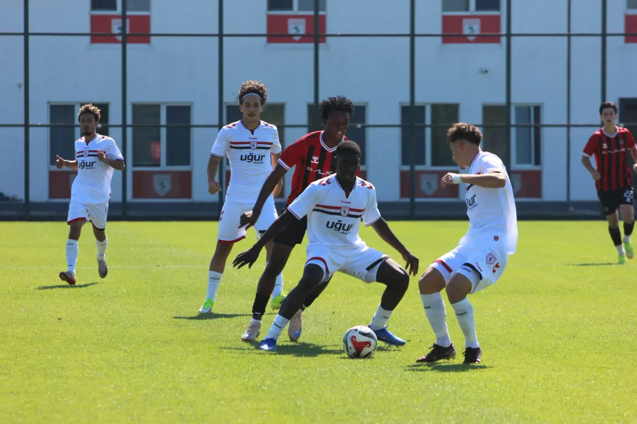 Arca Çorum FK U19’dan Samsun’da İlk Zafer: Ozan Dikmen’den Duble! 2