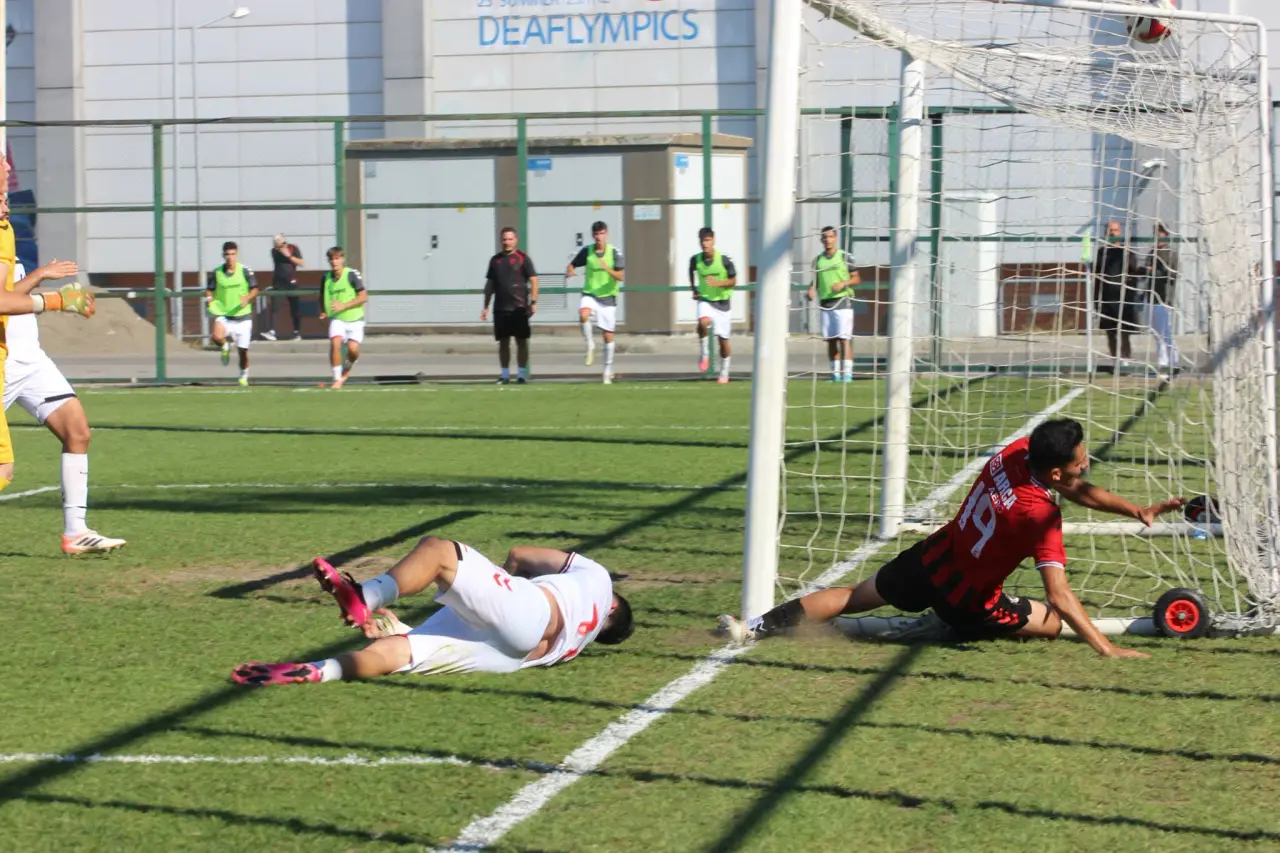 Arca Çorum FK U19’dan Samsun’da İlk Zafer: Ozan Dikmen’den Duble! 3