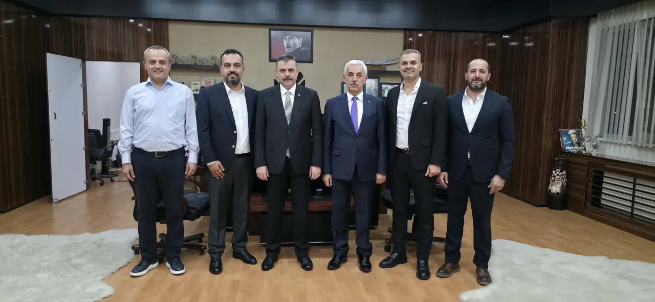 Bakan Çiftçi Karakaşlar Traktör’de İş İnsanları ve Çiftçilerle Buluştu 3