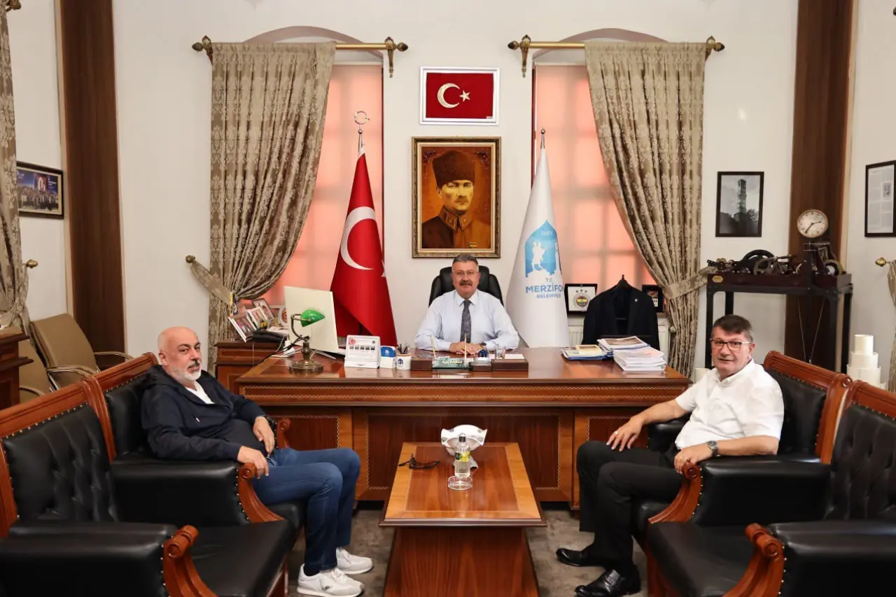 Başkan Kargı’nın Makamında Ziyaretçi Yoğunluğu 1