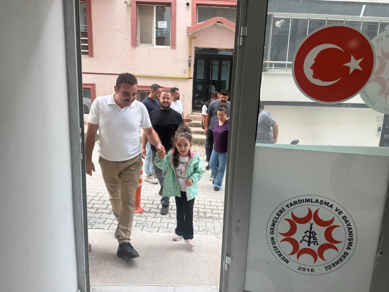 Bir Fidan, Bir Bayrak, Kocaman Bir Umut 3