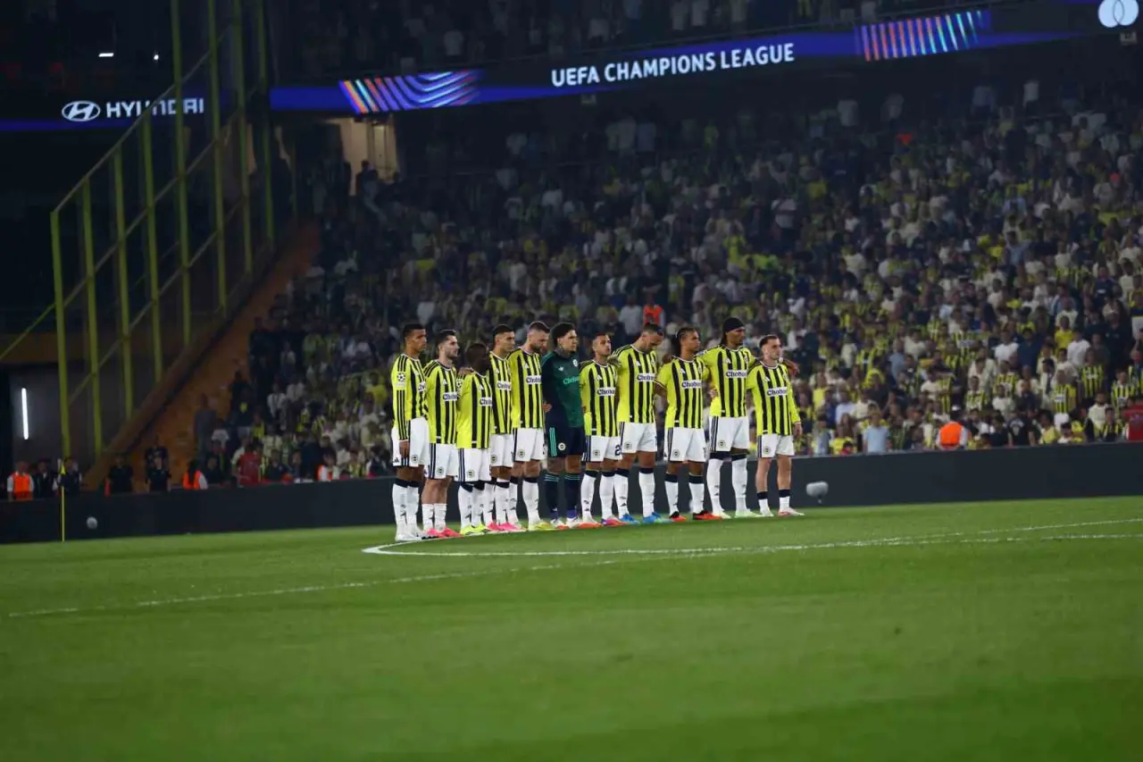 Fenerbahçe Devler Ligi'ne Puanla Başladı 6