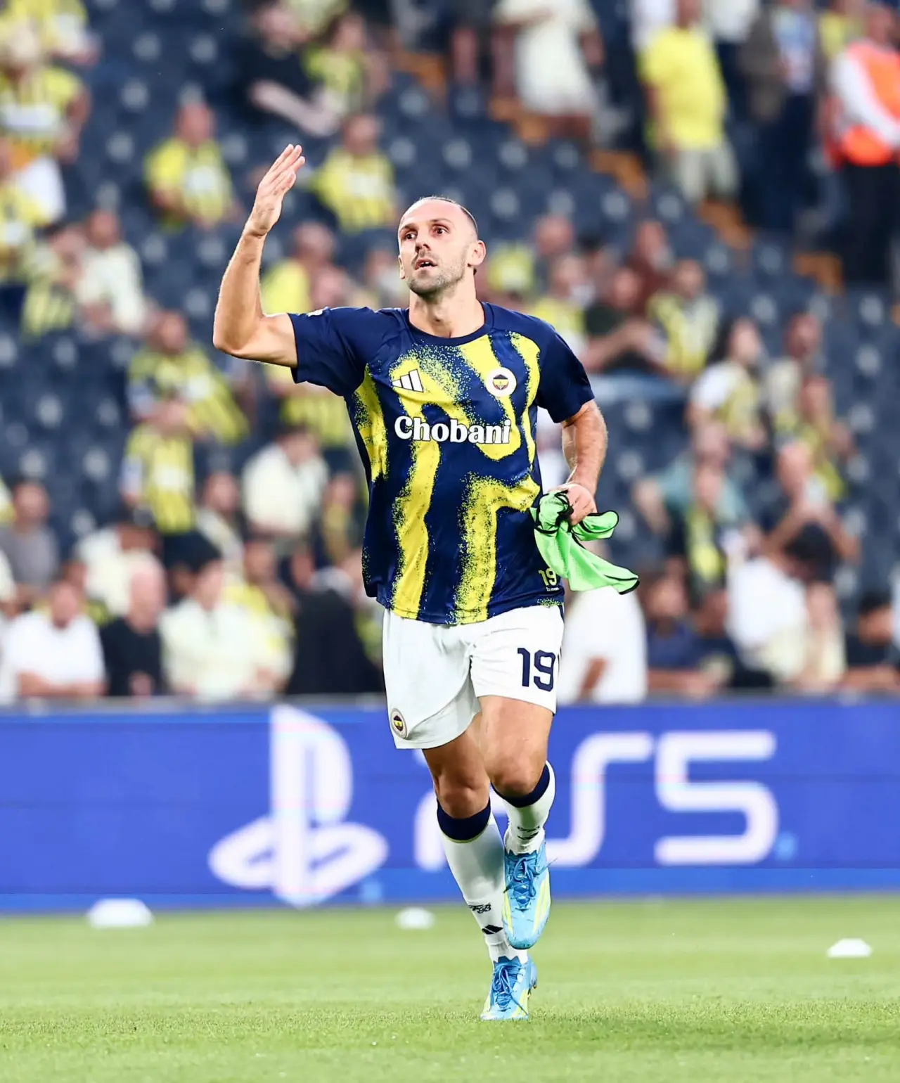 Fenerbahçe Devler Ligi'ne Puanla Başladı 3