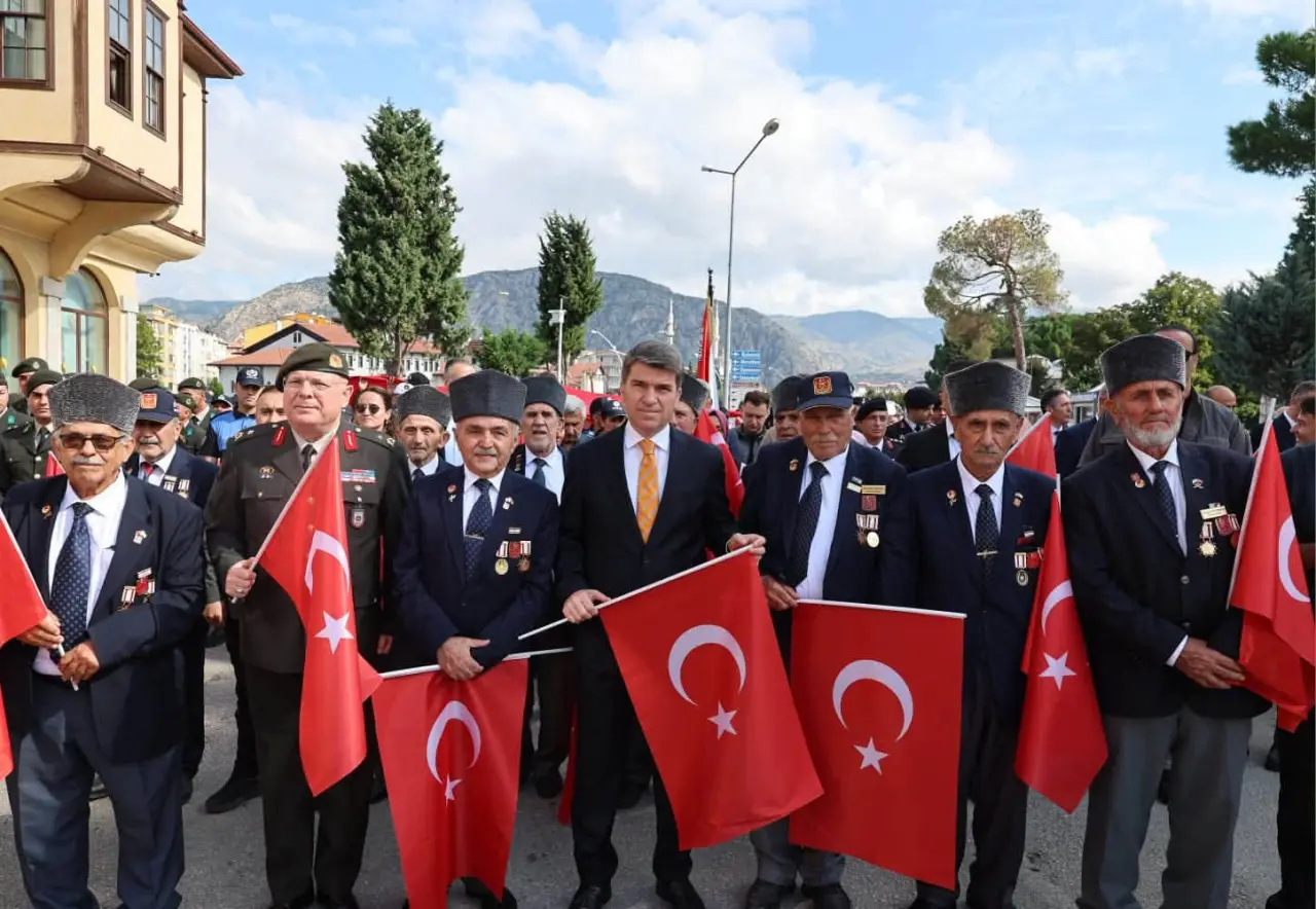 Gaziler Amasya’da Gururla Yürüdü 1