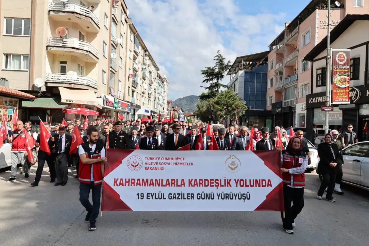 Gaziler Amasya’da Gururla Yürüdü 3